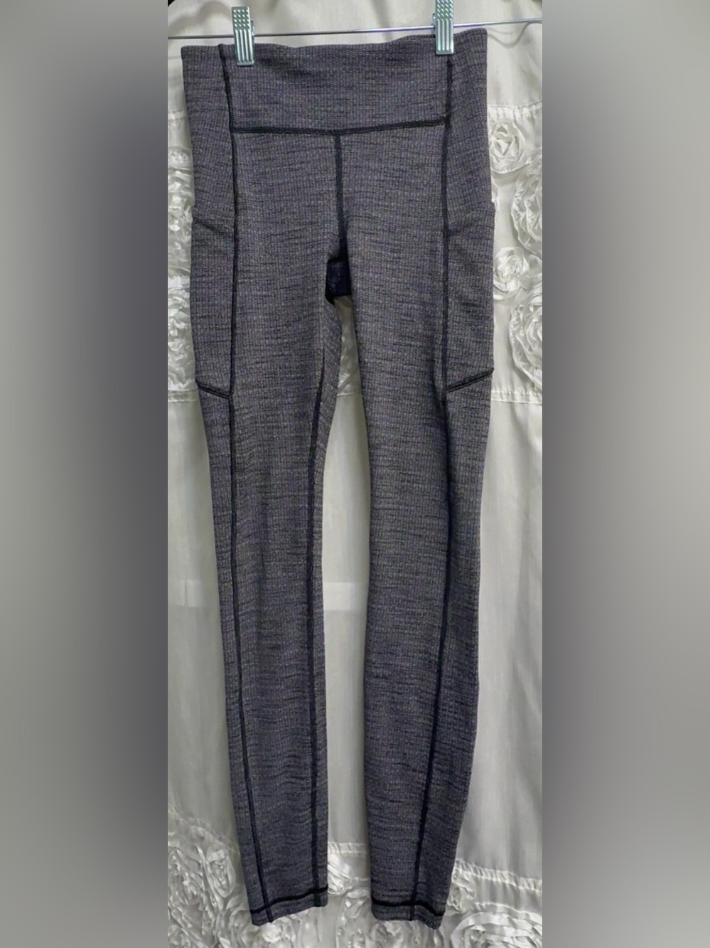 Lululemon Speed Up Tight 28" Size 4 Luon Variegated Knit Heathered Black